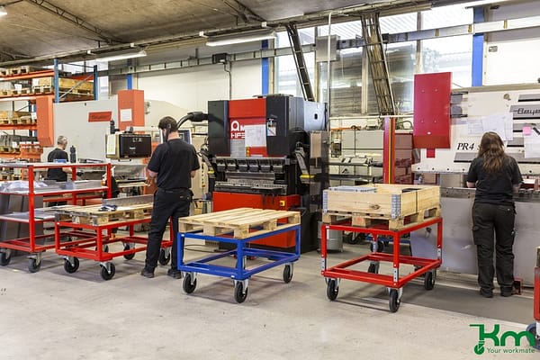 Palettenwagen verzinkt mit Palettenhalter,